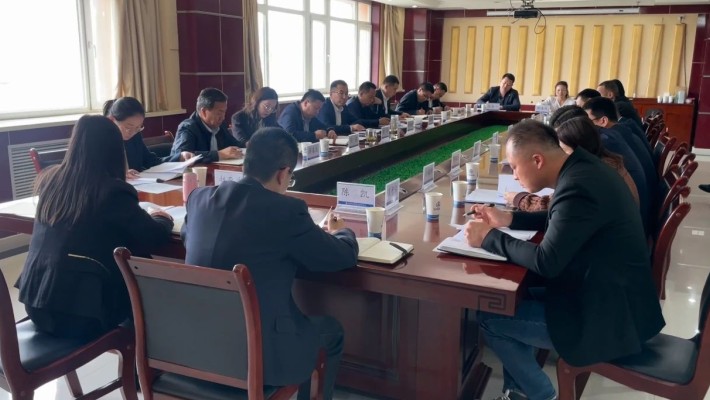 黨委書記、董事長劉亞雄一行調研格賽克公司